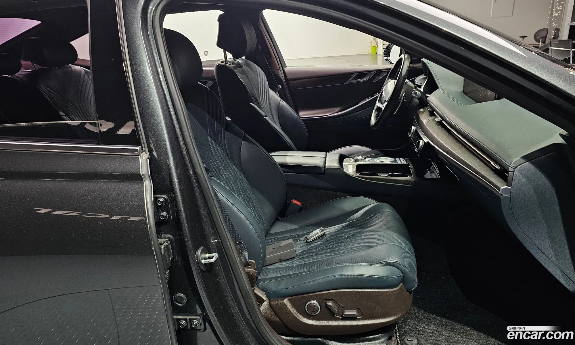 Genesis G80 2020 KMTGB41CDMU041771 — 16