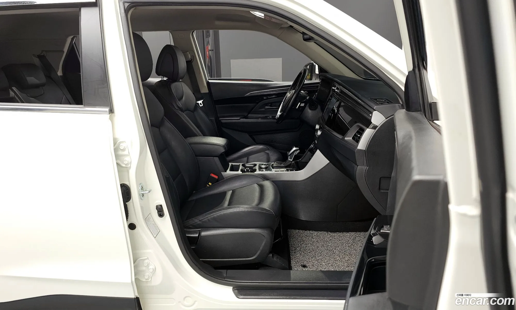 KG Mobility (SsangYong) Beautiful Korando 2020 — 11