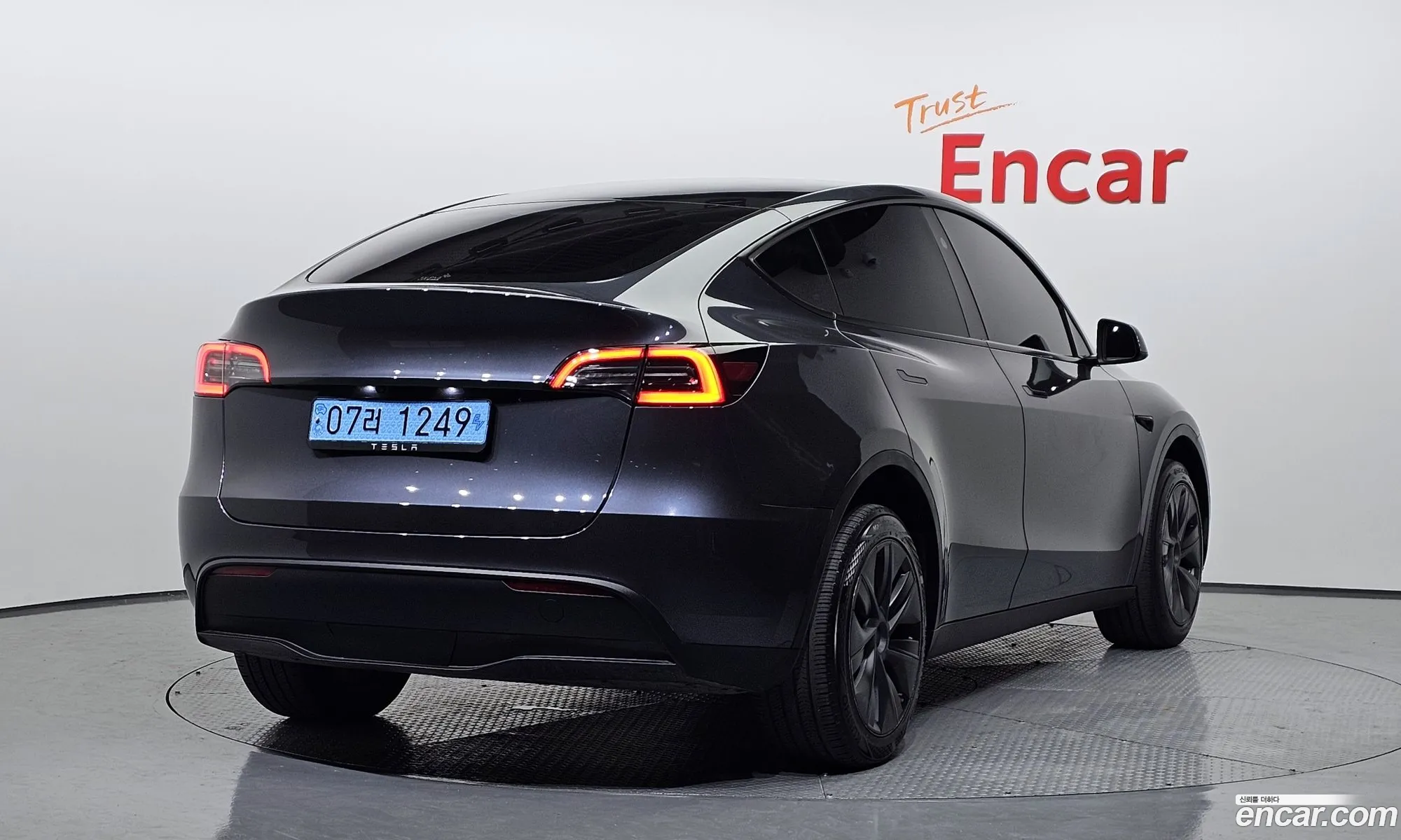 Tesla Model Y 2024 LRWYGCFS0RC497763 — 18