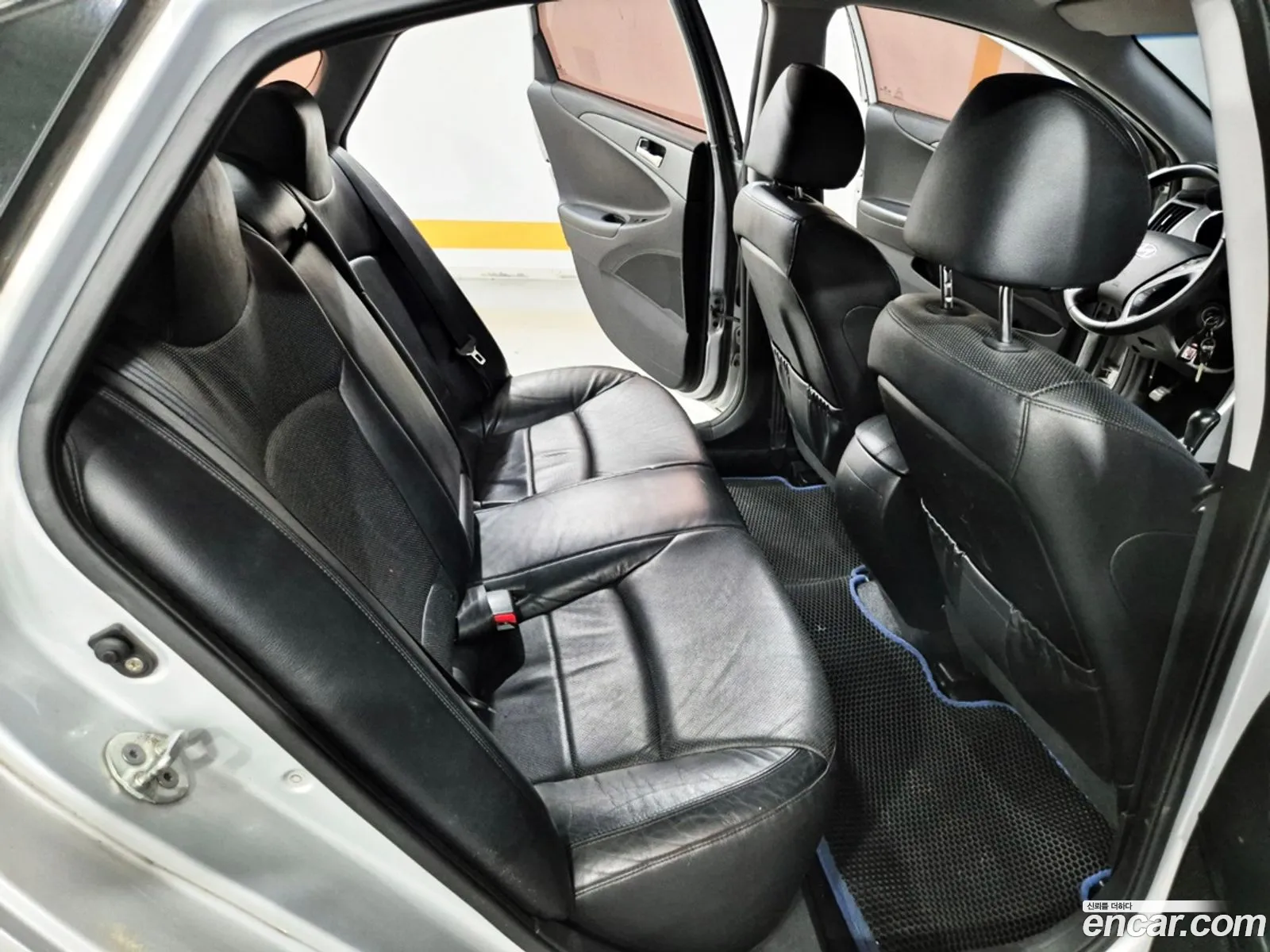 Hyundai YF Sonata 2009 — 4