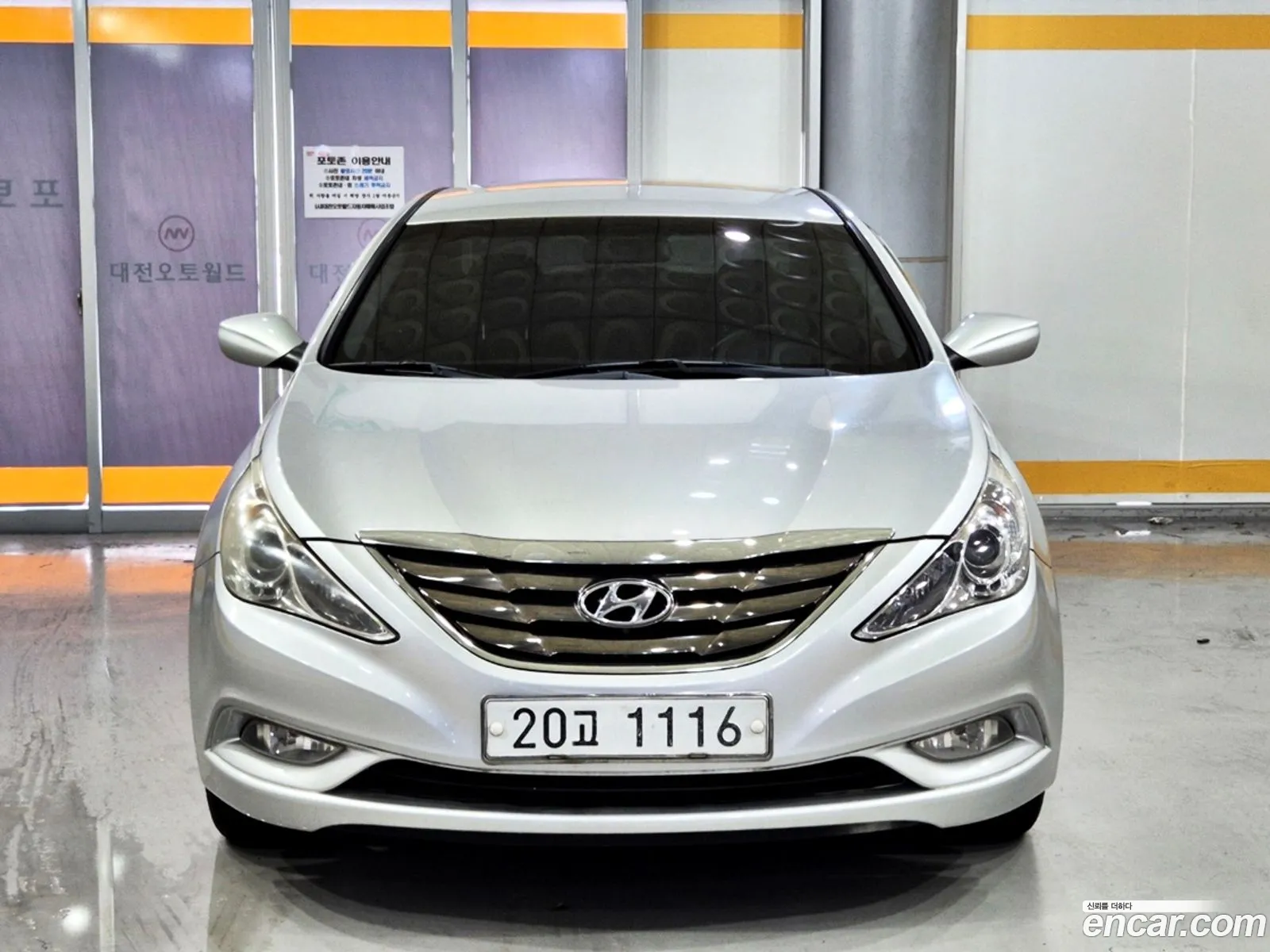 Hyundai YF Sonata 2009 — 16