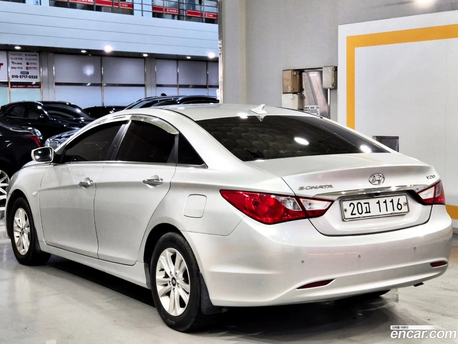 Hyundai YF Sonata 2009 — 13