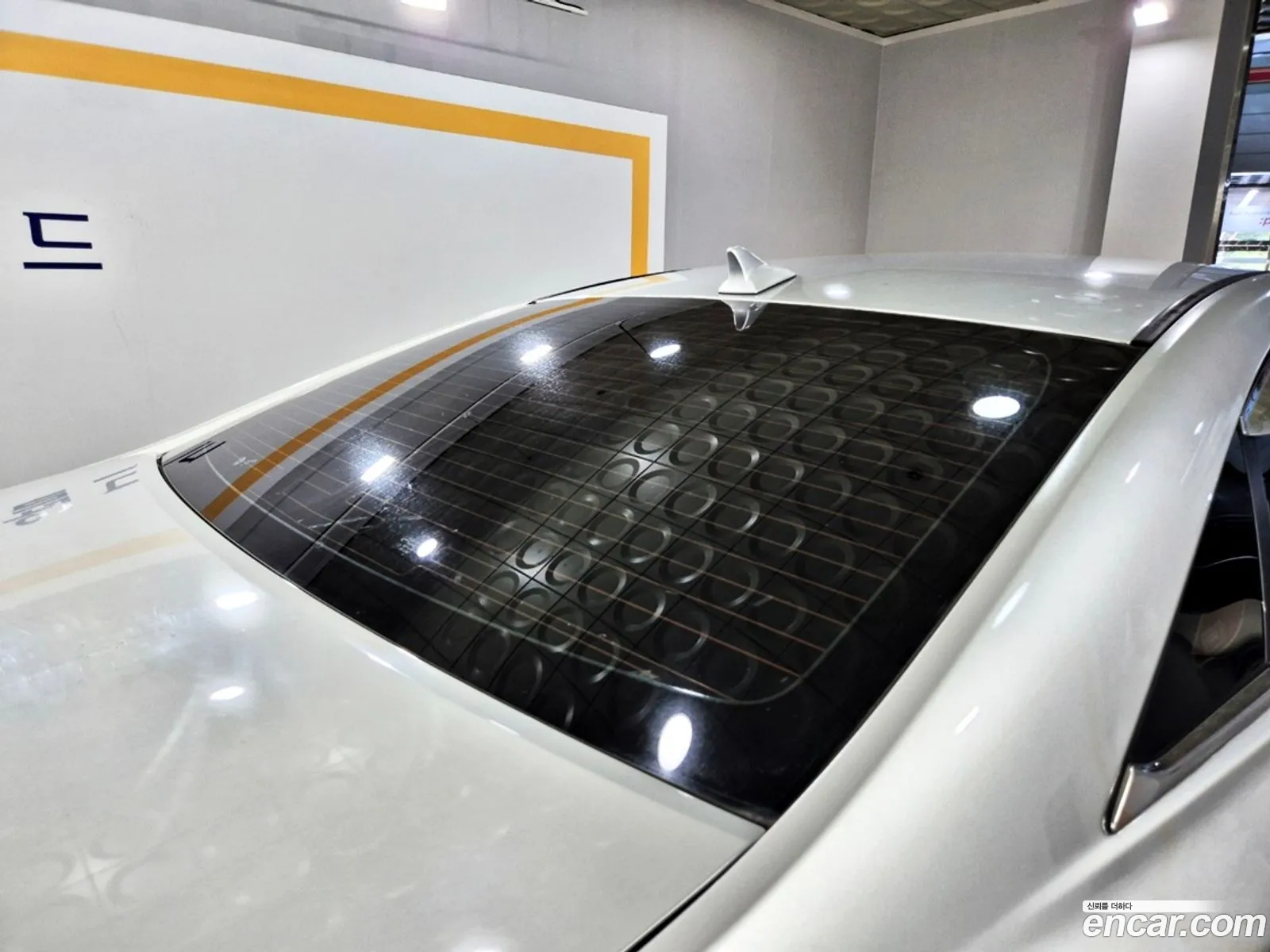 Hyundai YF Sonata 2009 — 12