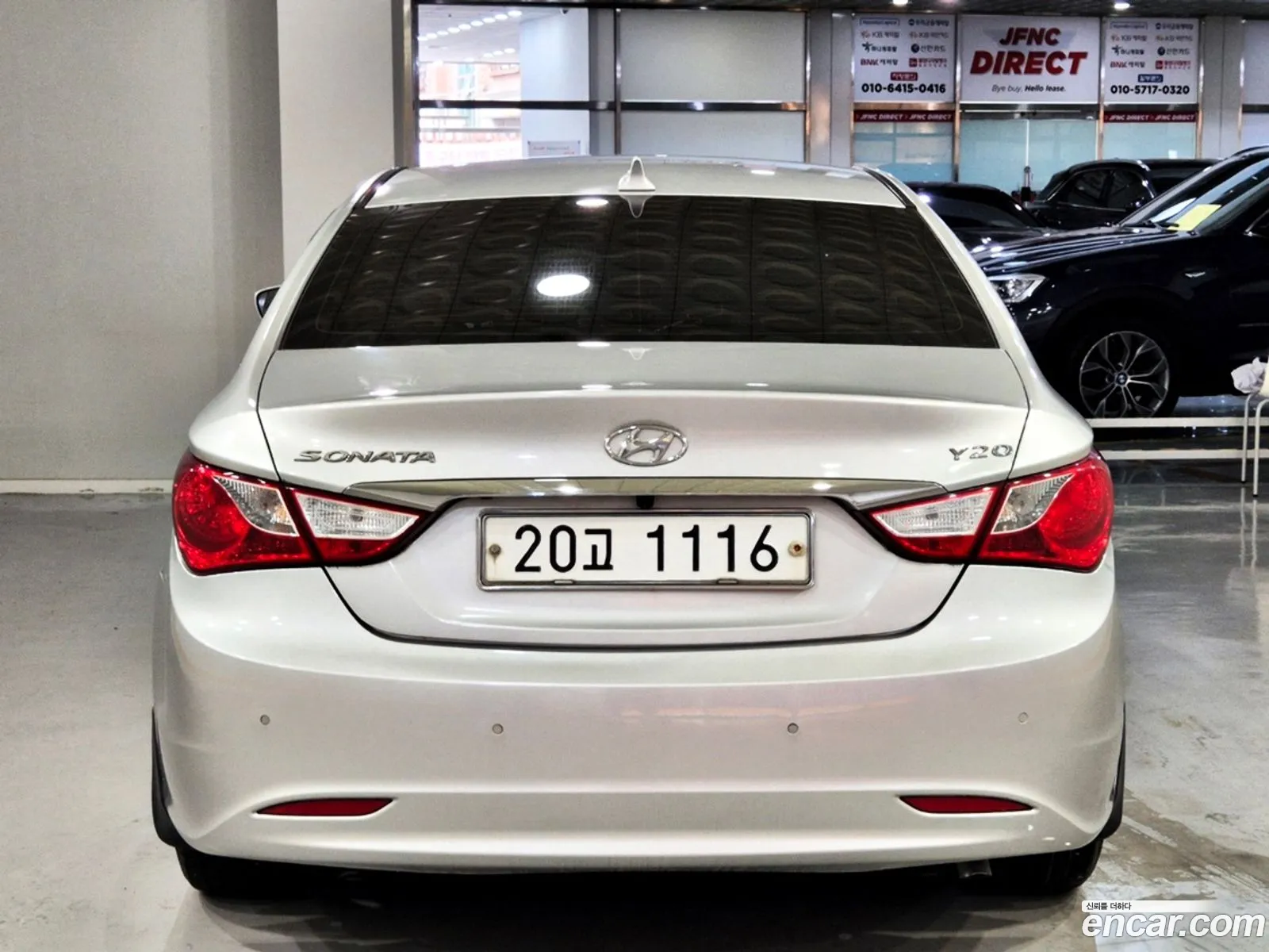 Hyundai YF Sonata 2009 — 17