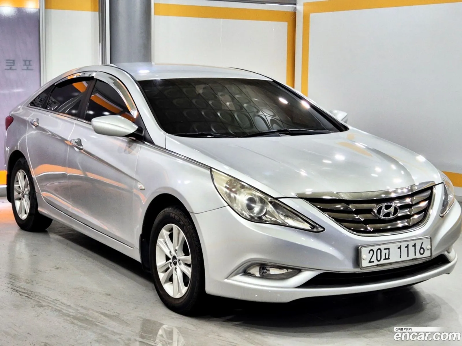 Hyundai YF Sonata 2009 — 6