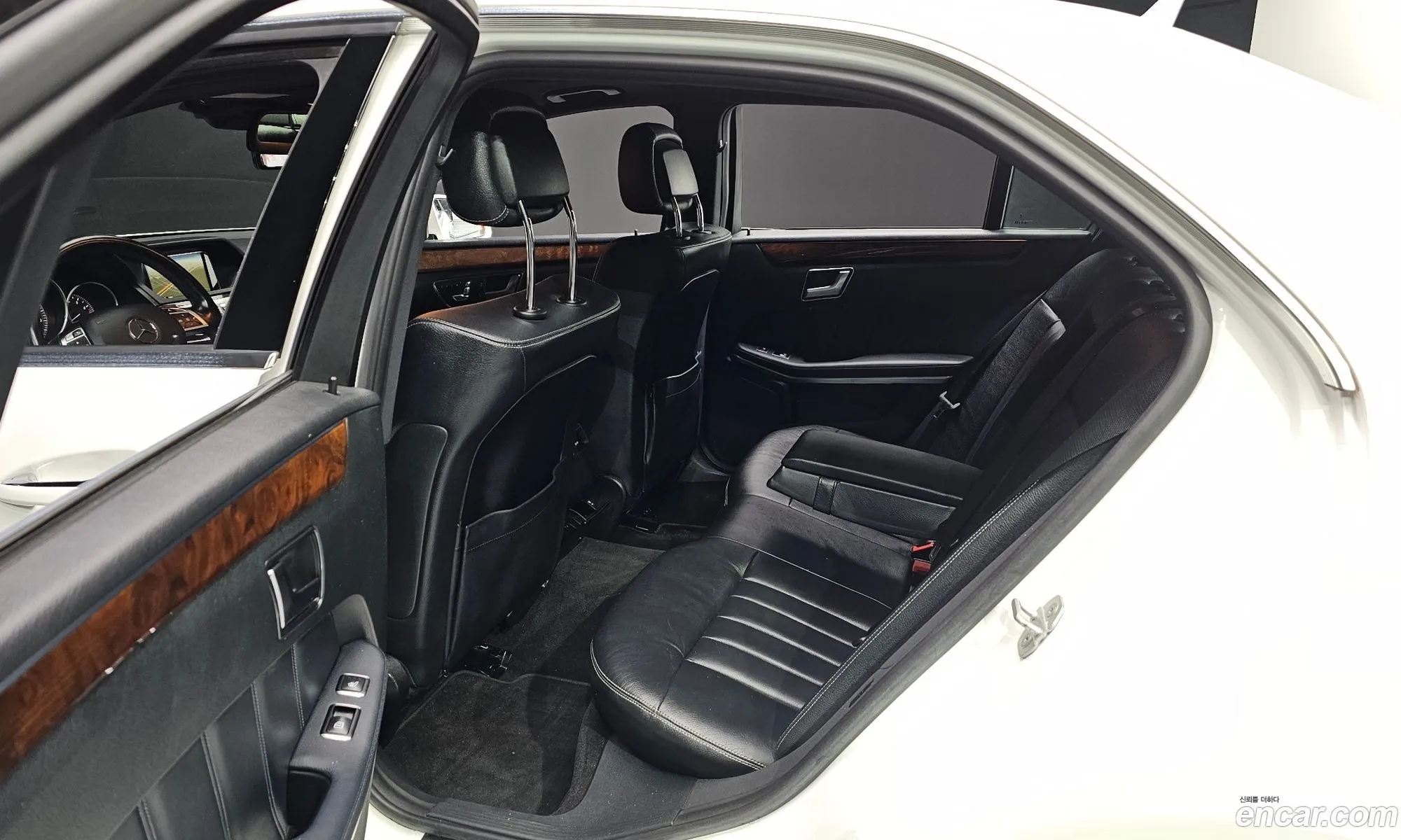 Mercedes-Benz E-Class W212 2016 — 20