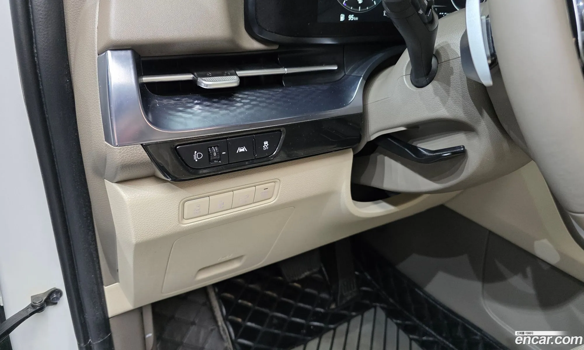 Kia Carnival 2022 KNANE813BPS192682 — 5
