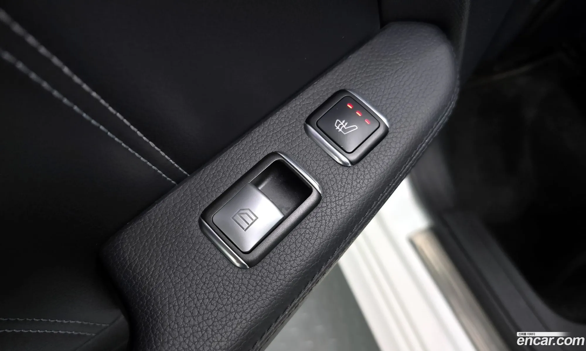 Mercedes-Benz E-Class W212 2014 WDDHF5FB6EA926465 — 16