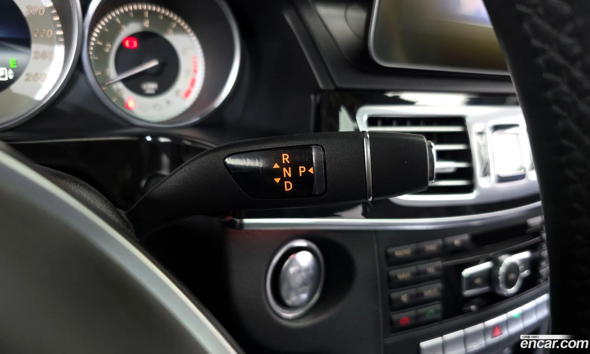 Mercedes-Benz E-Class W212 2014 WDDHF5FB6EA926465 — 10