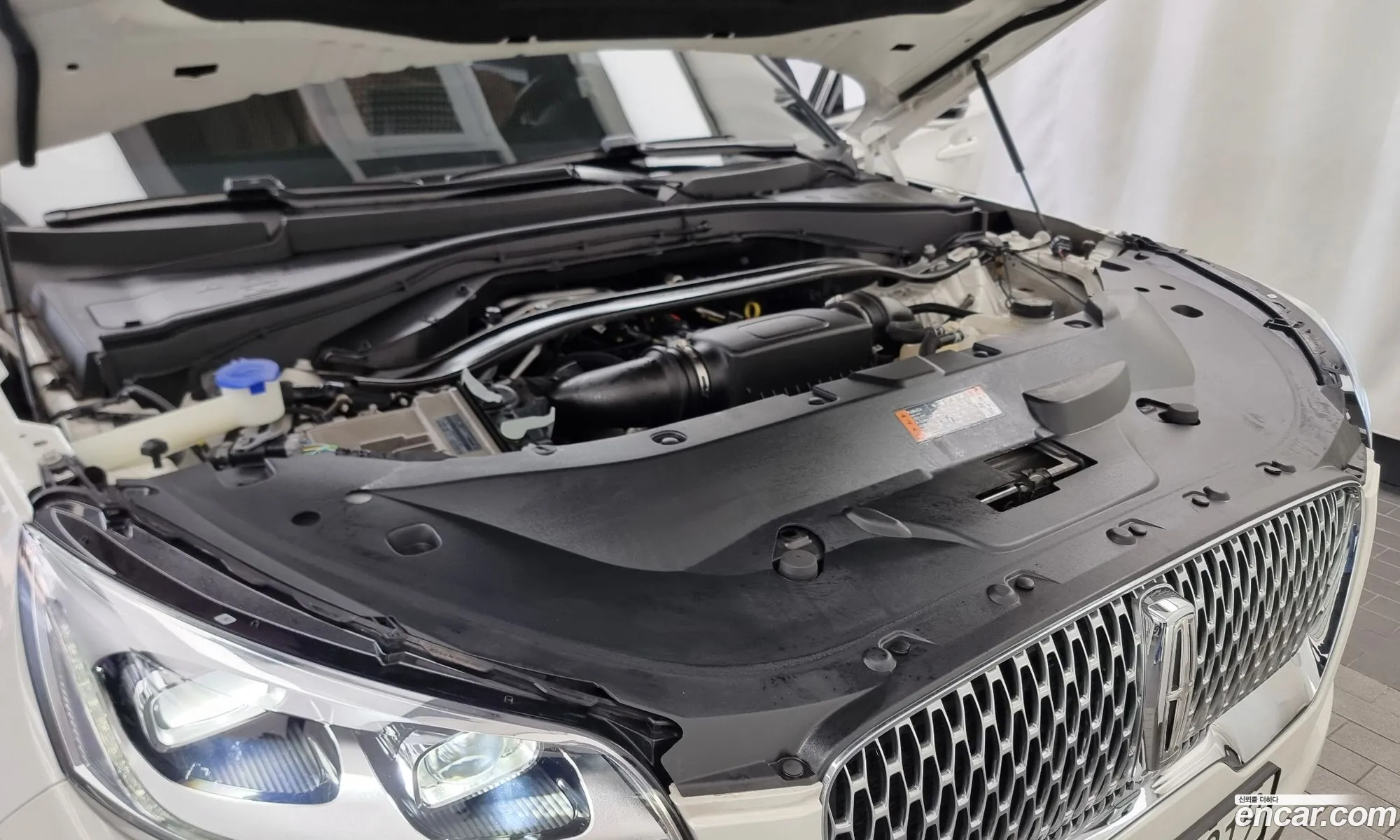 Lincoln Aviator 2023 5LM5J7XC6PGL11275 — 10