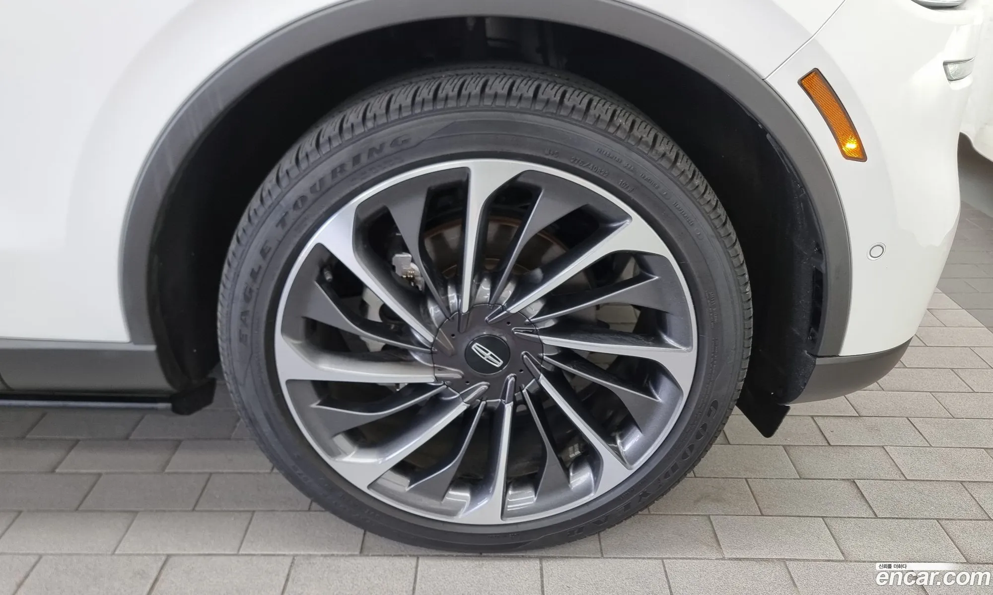 Lincoln Aviator 2023 5LM5J7XC6PGL11275 — 18