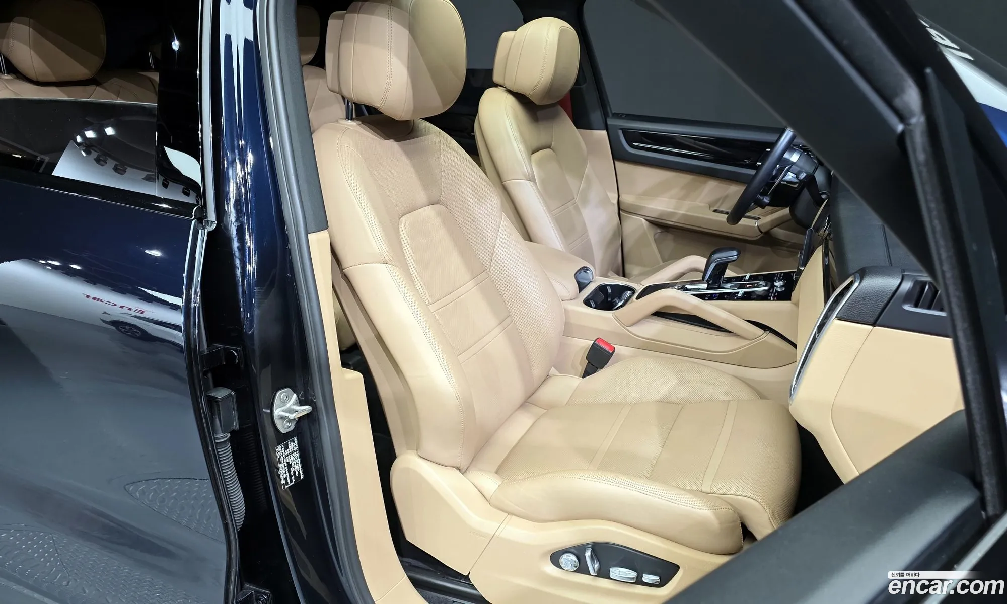 Porsche Cayenne 2019 WP1AA29Y0KDA24864 — 16