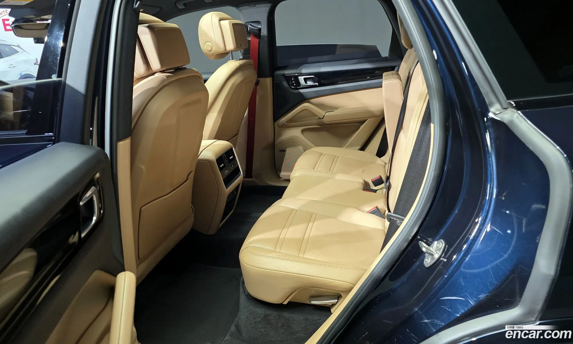 Porsche Cayenne 2019 WP1AA29Y0KDA24864 — 2