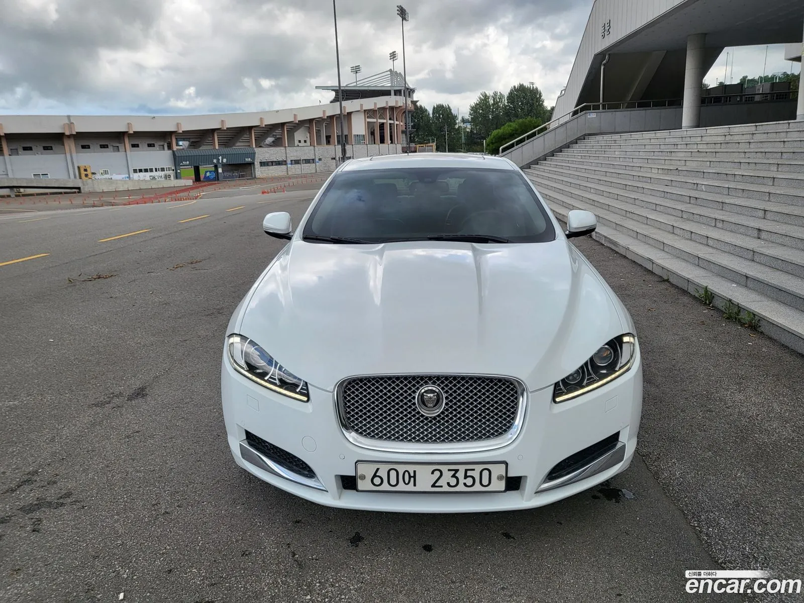 Jaguar XF 2013 — 18