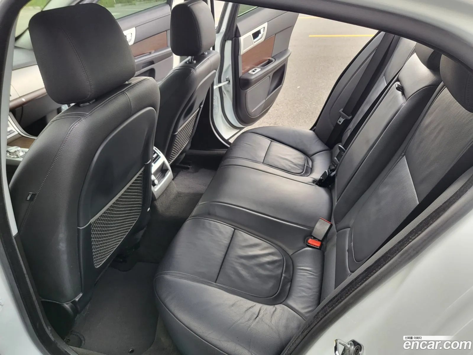 Jaguar XF 2013 — 15