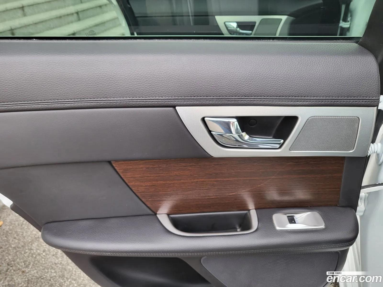 Jaguar XF 2013 — 14