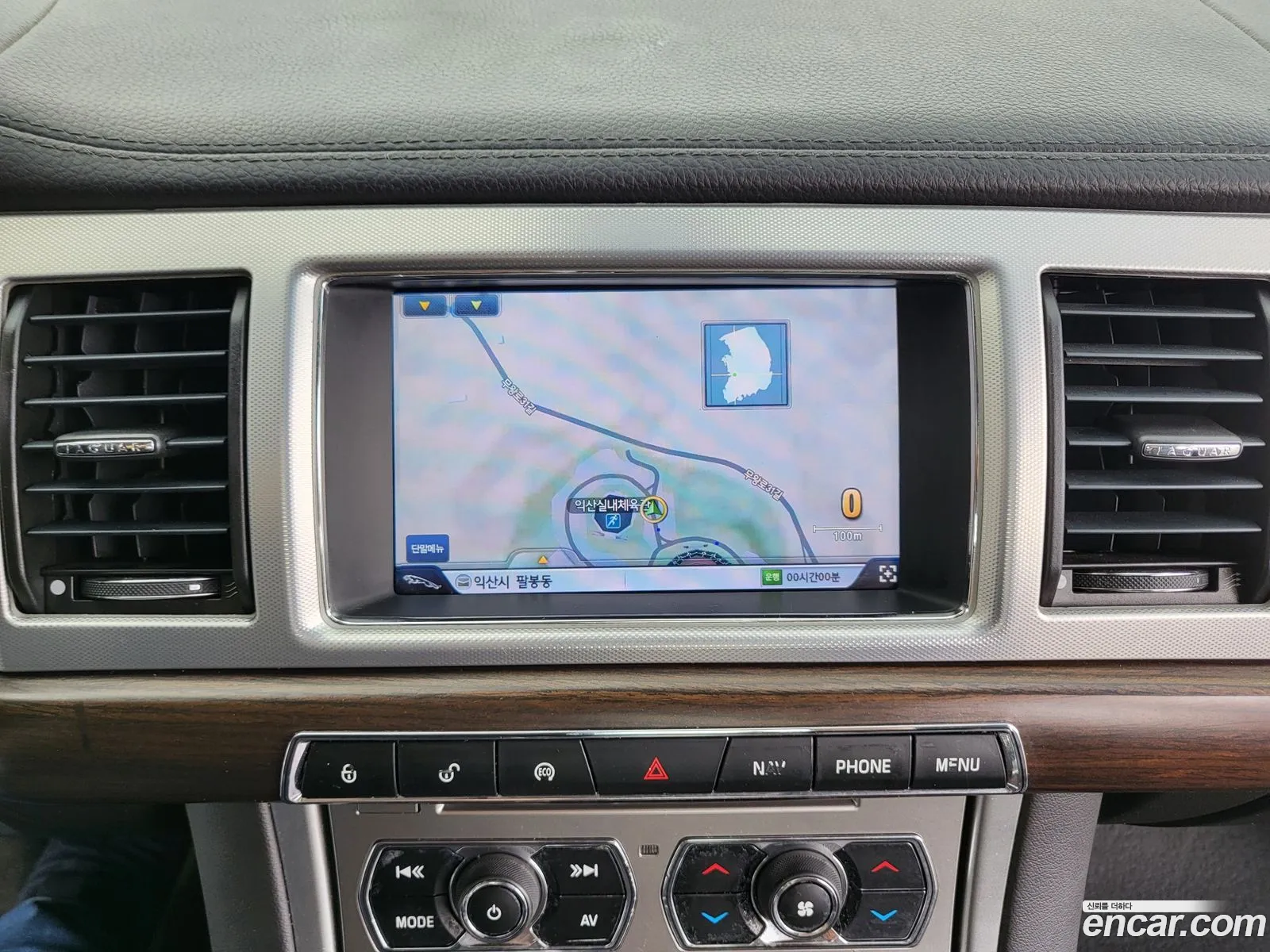 Jaguar XF 2013 — 10