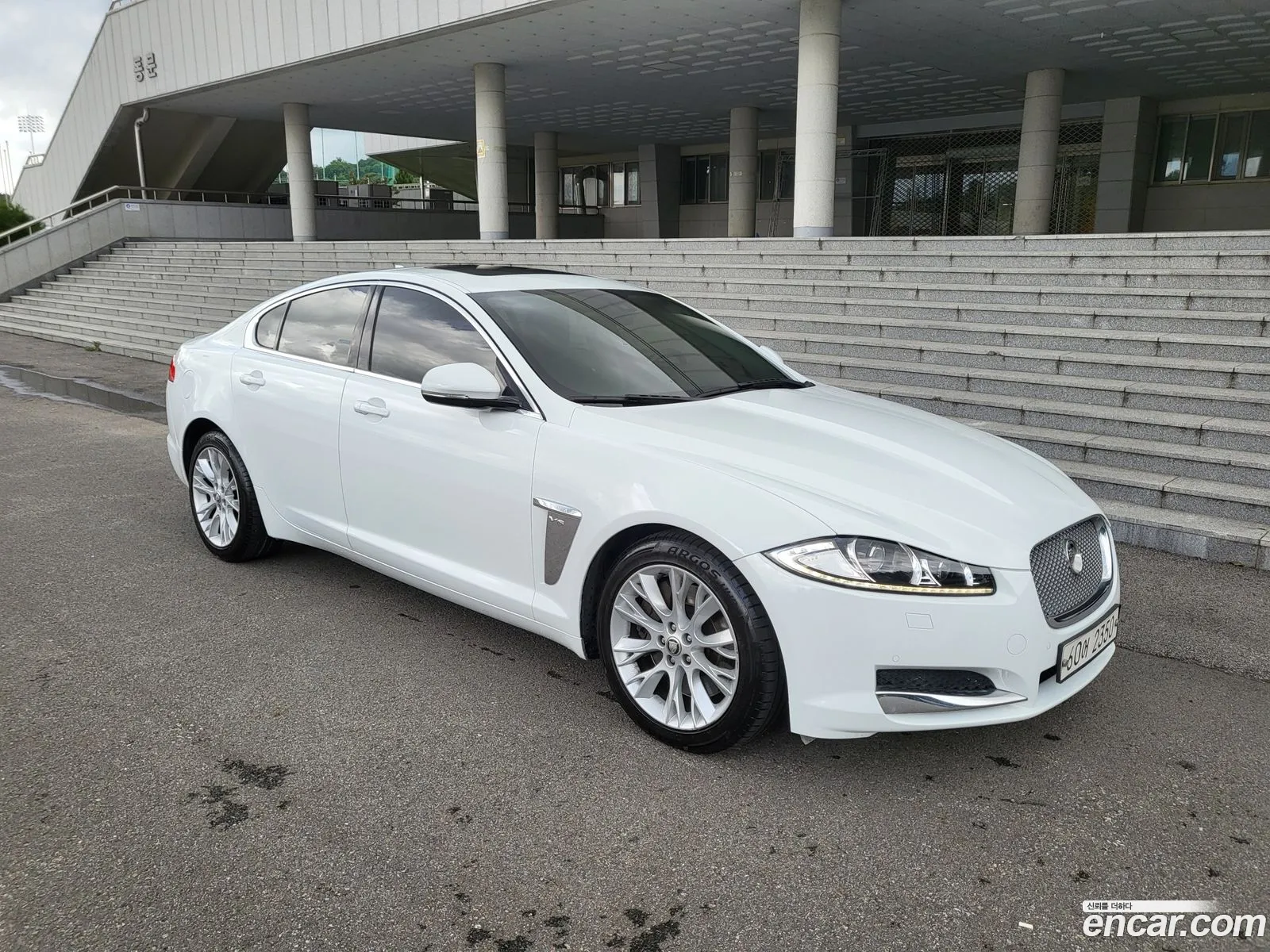 Jaguar XF 2013 — 2