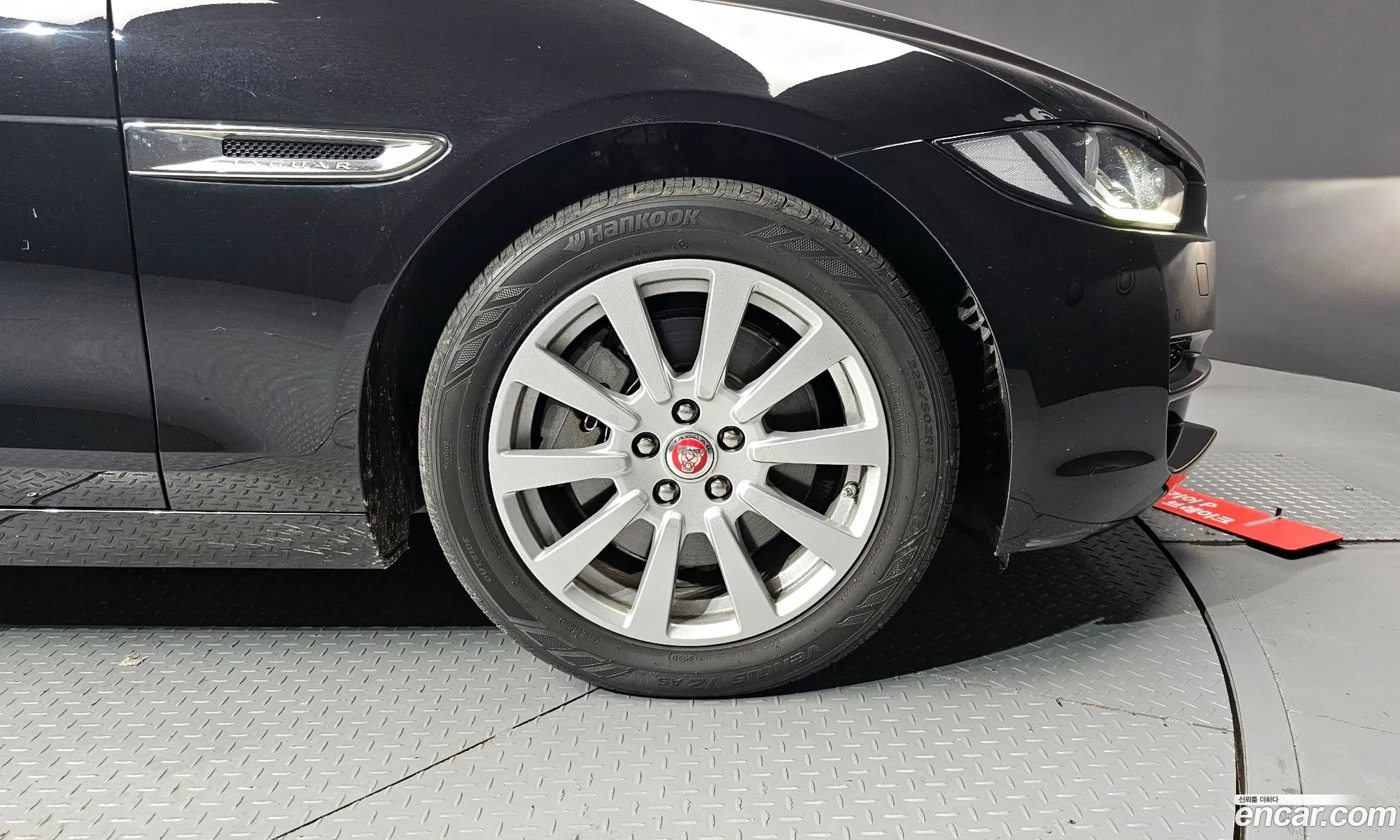 Jaguar XE 2018 SAJAB4BX3JCP21611 — 4