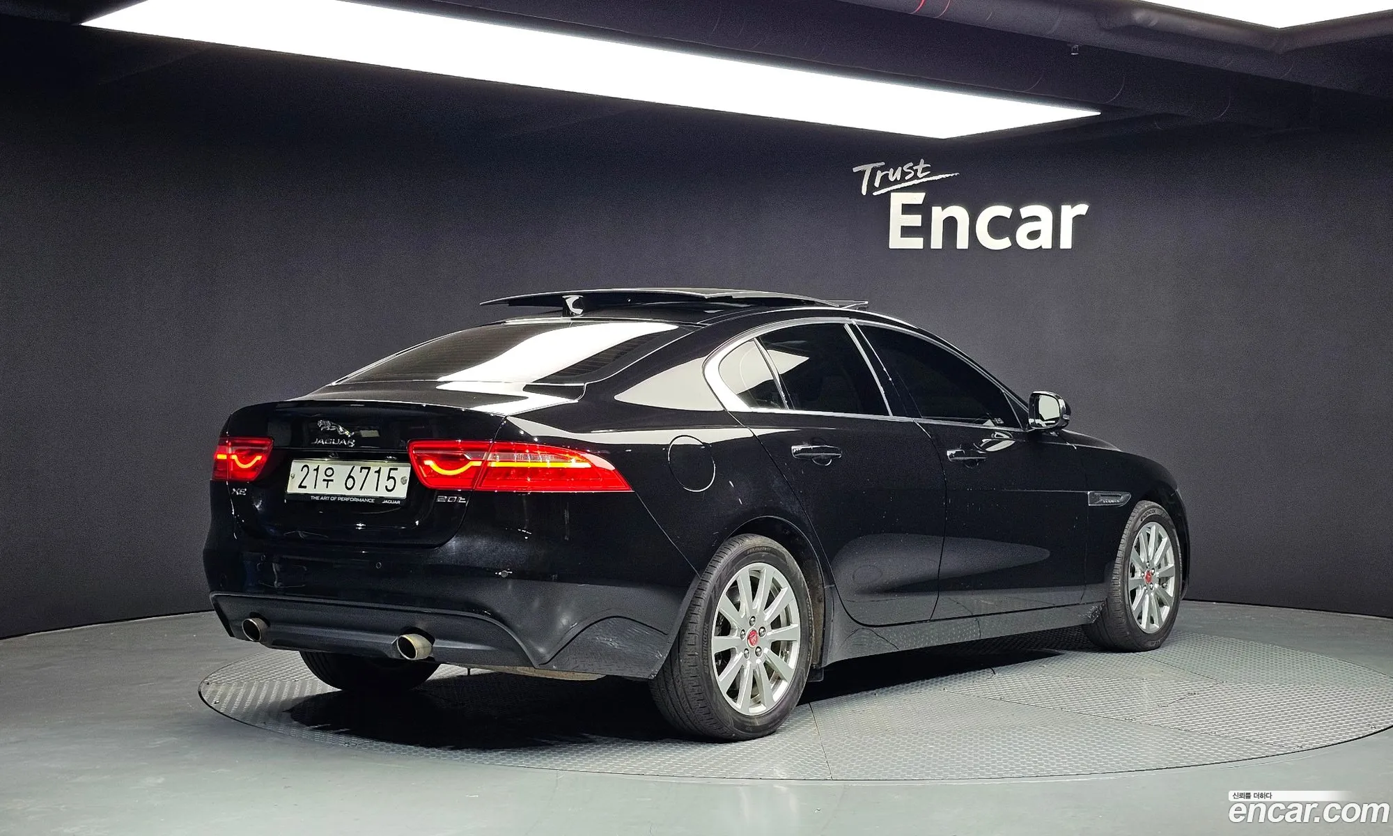 Jaguar XE 2018 SAJAB4BX3JCP21611 — 9