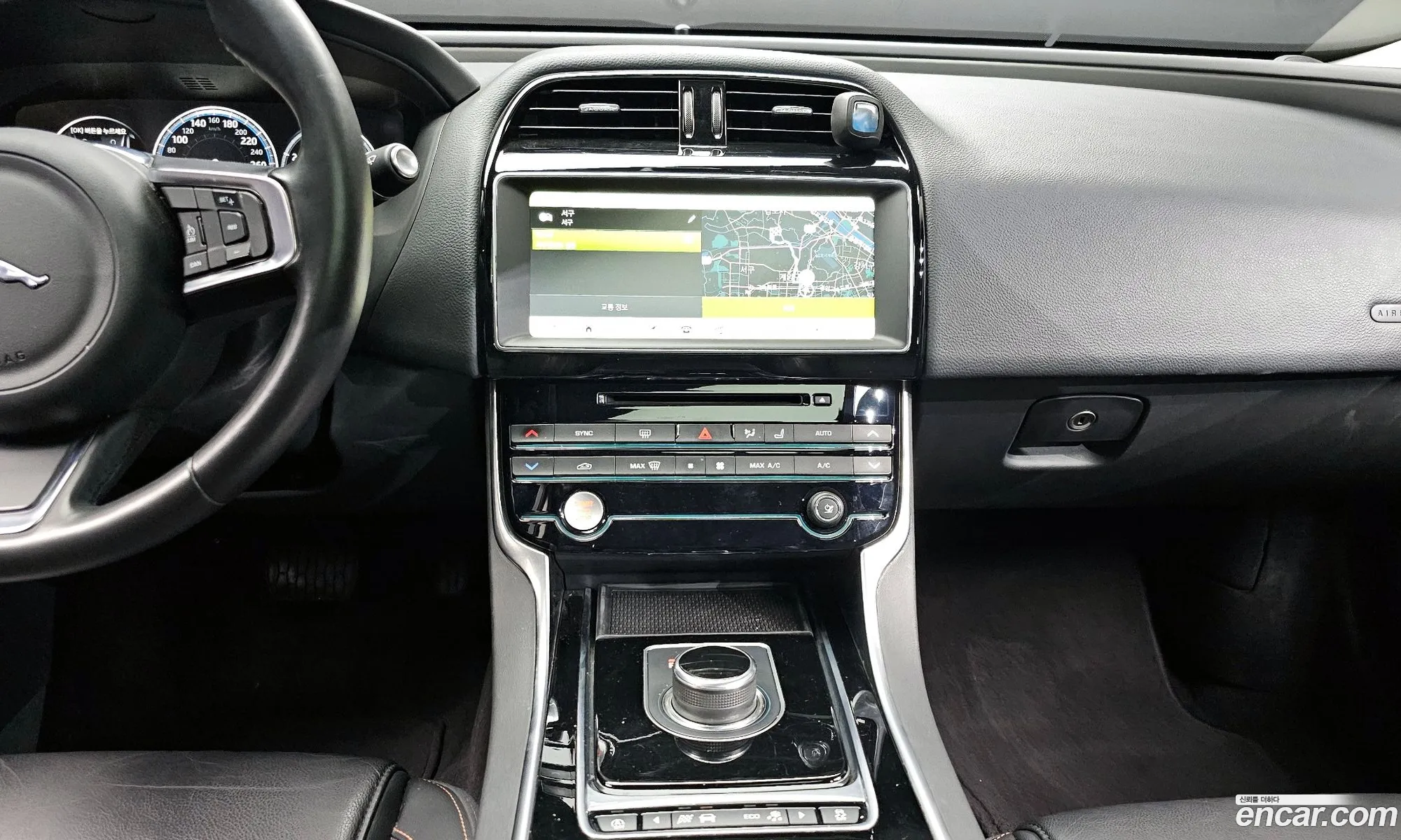 Jaguar XE 2018 SAJAB4BX3JCP21611 — 11