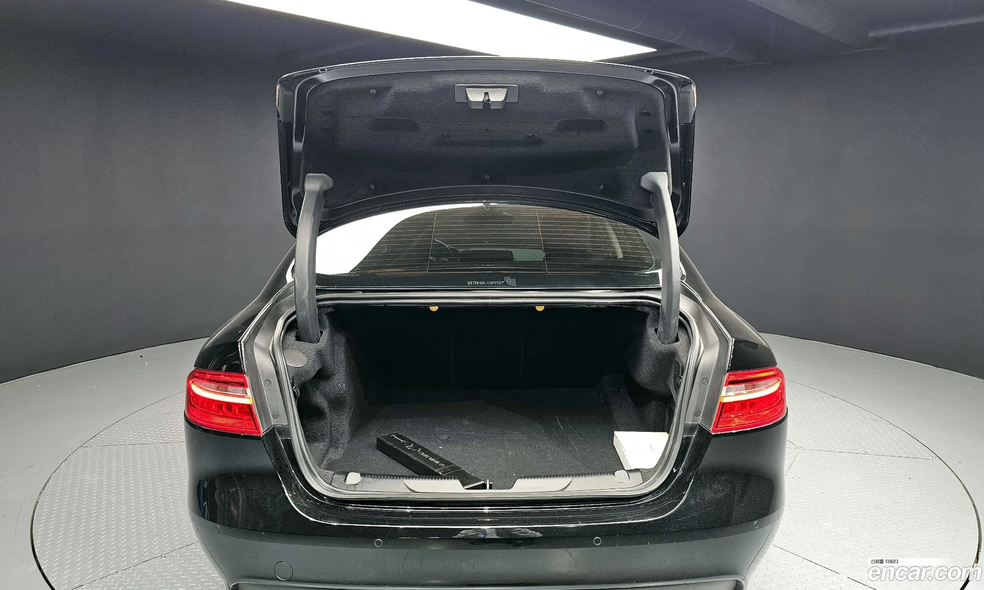 Jaguar XE 2018 SAJAB4BX3JCP21611 — 14