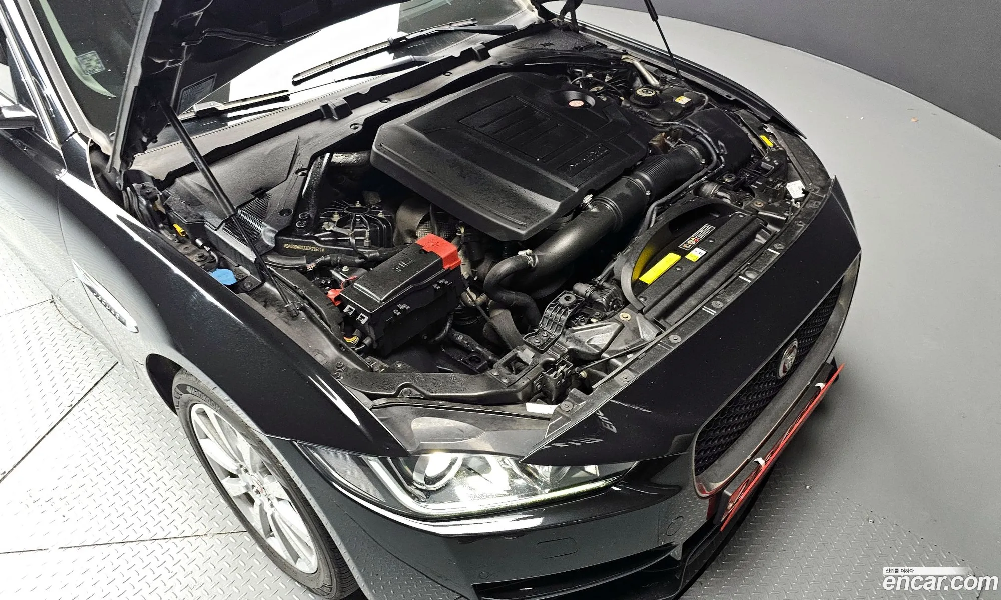 Jaguar XE 2018 SAJAB4BX3JCP21611 — 18