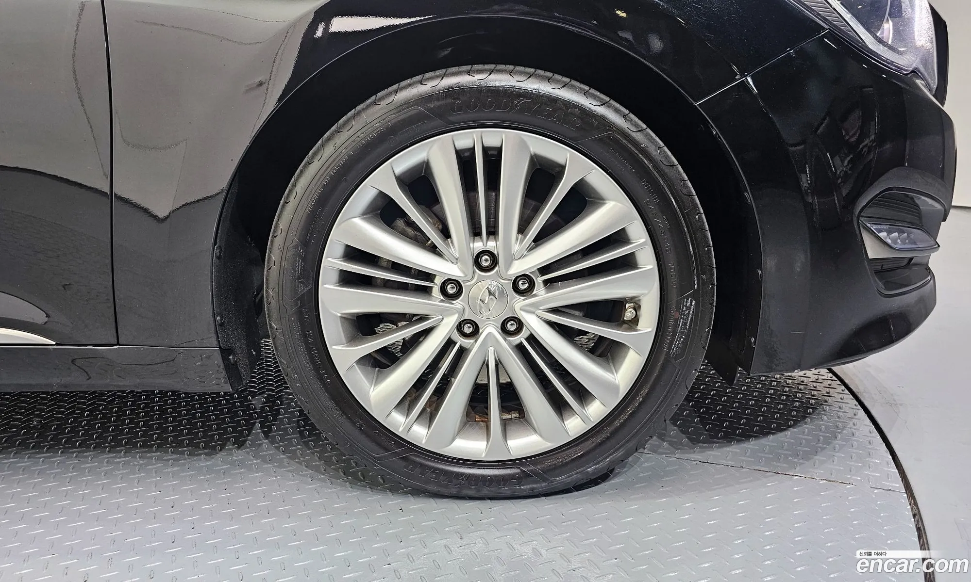 Hyundai Aslan 2015 — 8