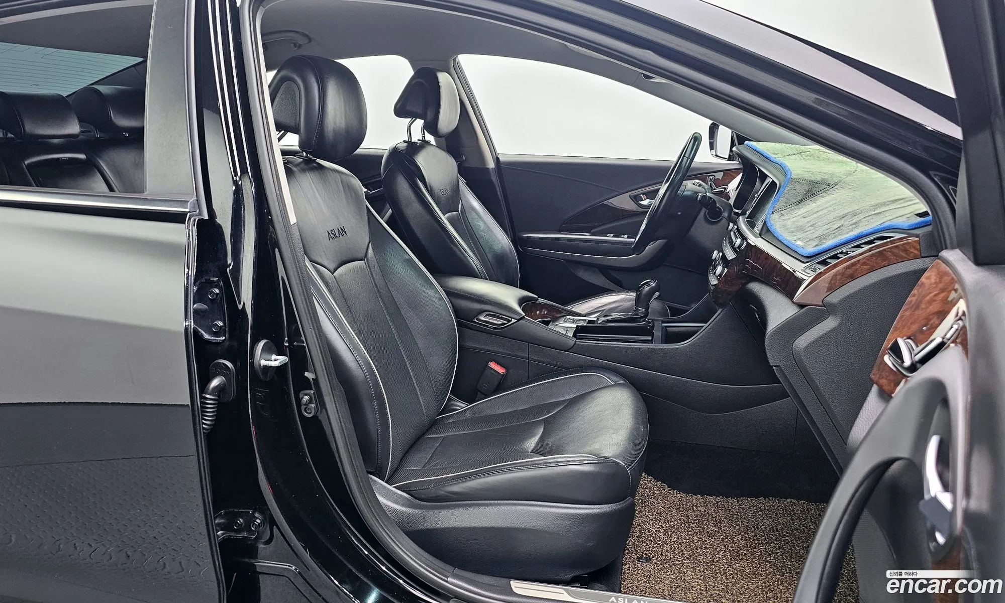 Hyundai Aslan 2015 — 2