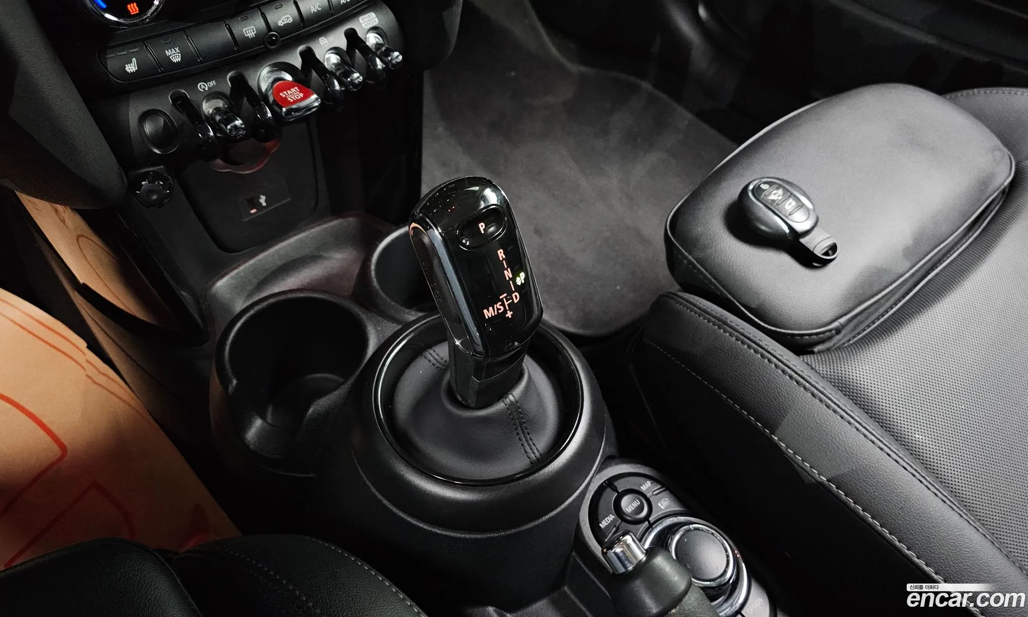 Mini Cooper 2023 — 19