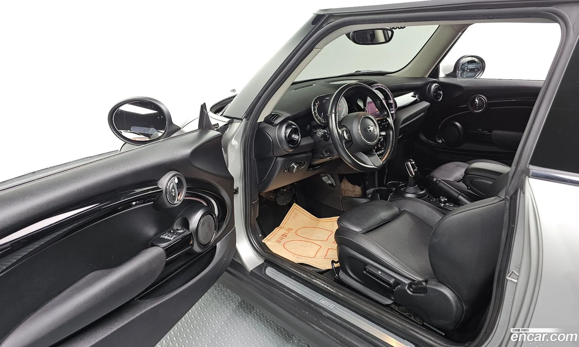 Mini Cooper 2023 — 6