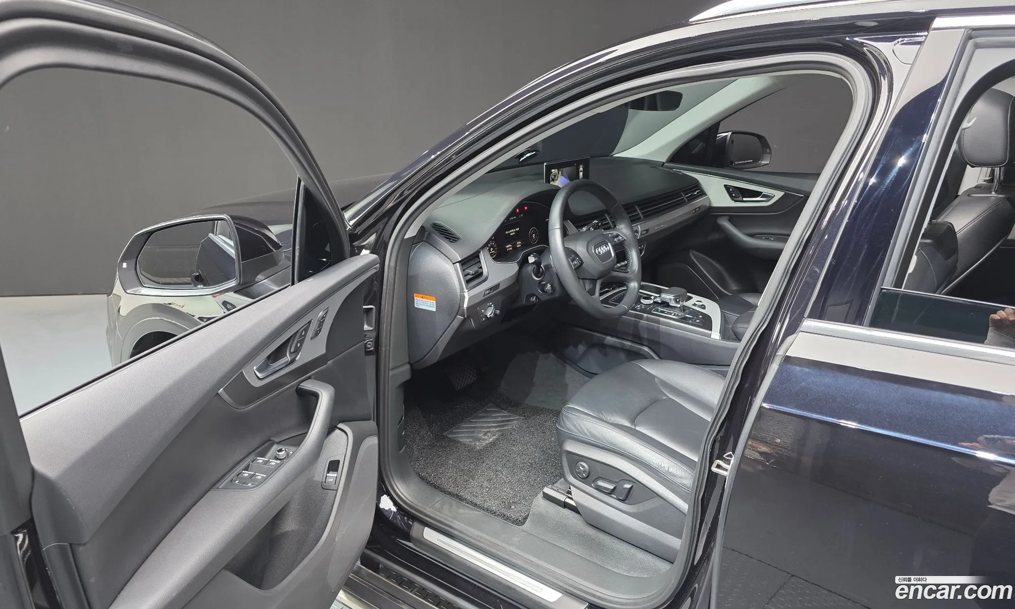 Audi Q7 2019 WAUZZZ4M4KD041979 — 2