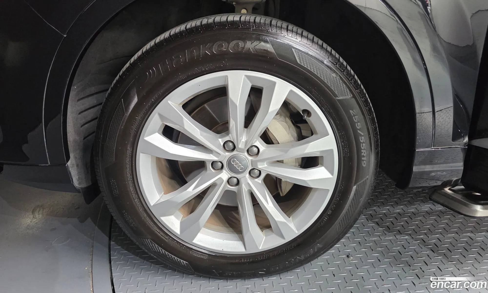 Audi Q7 2019 WAUZZZ4M4KD041979 — 6