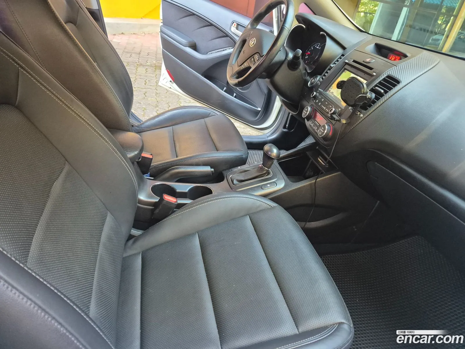 Kia K3 2014 — 16