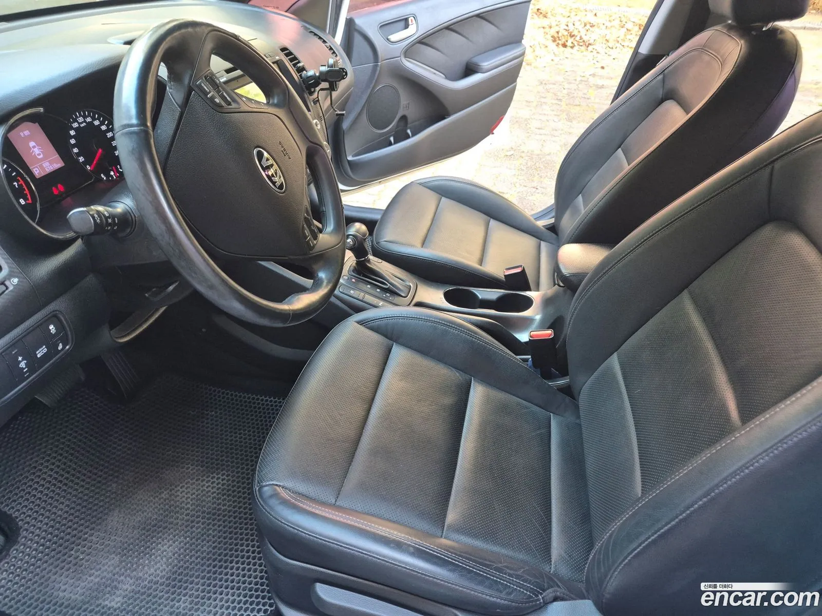Kia K3 2014 — 5