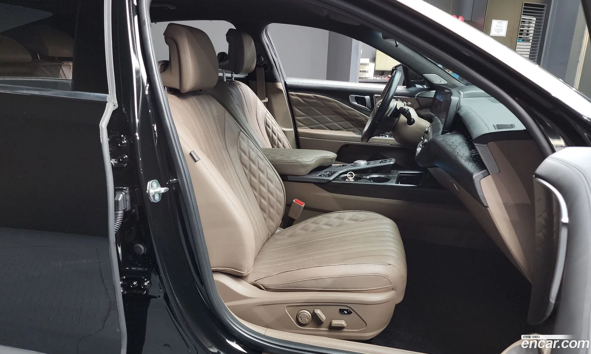 Kia K8 2023 — 4