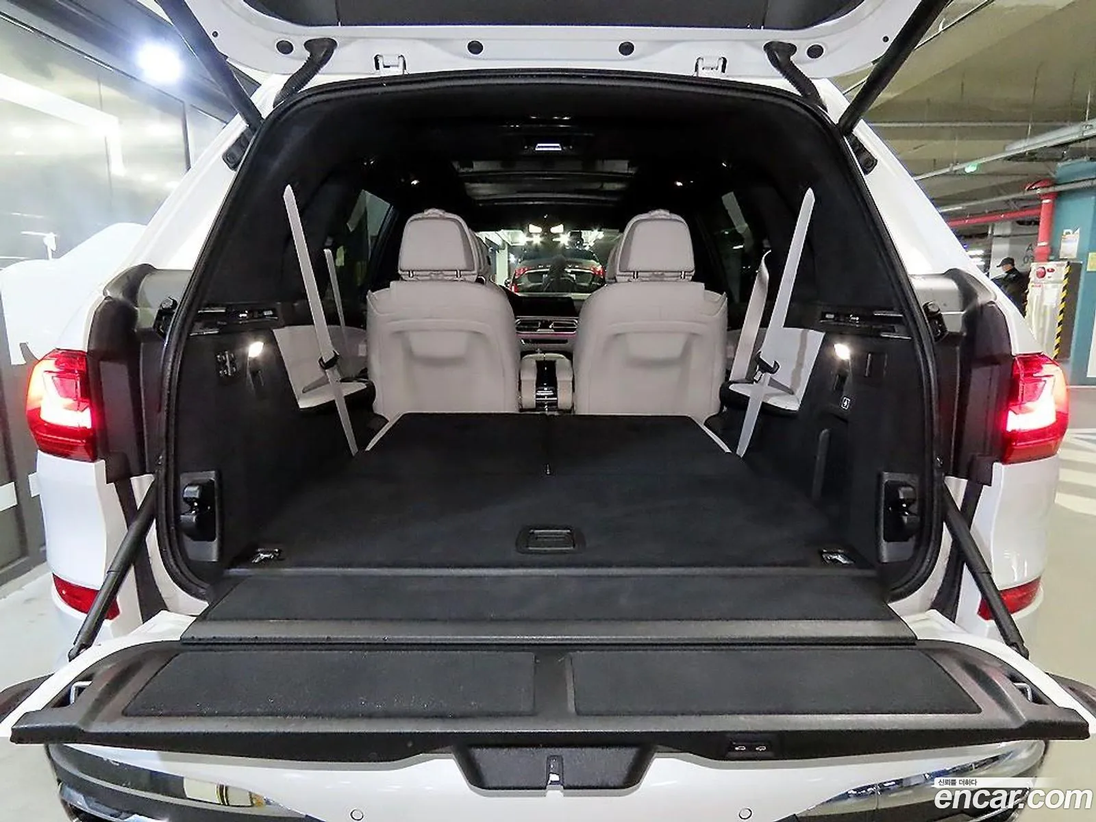 BMW X7 2022 — 7