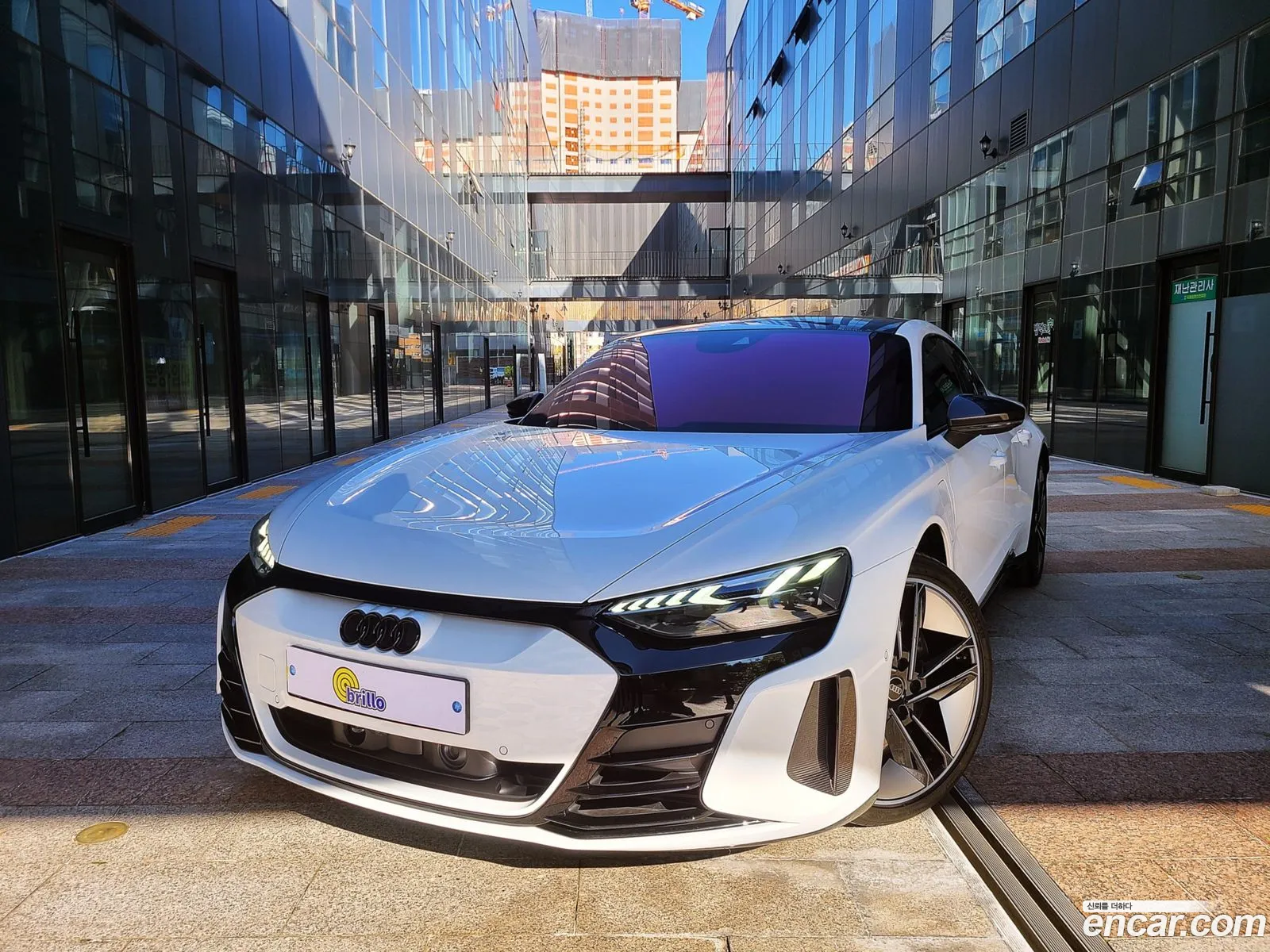 Audi RS e-tron GT 2023 — 17