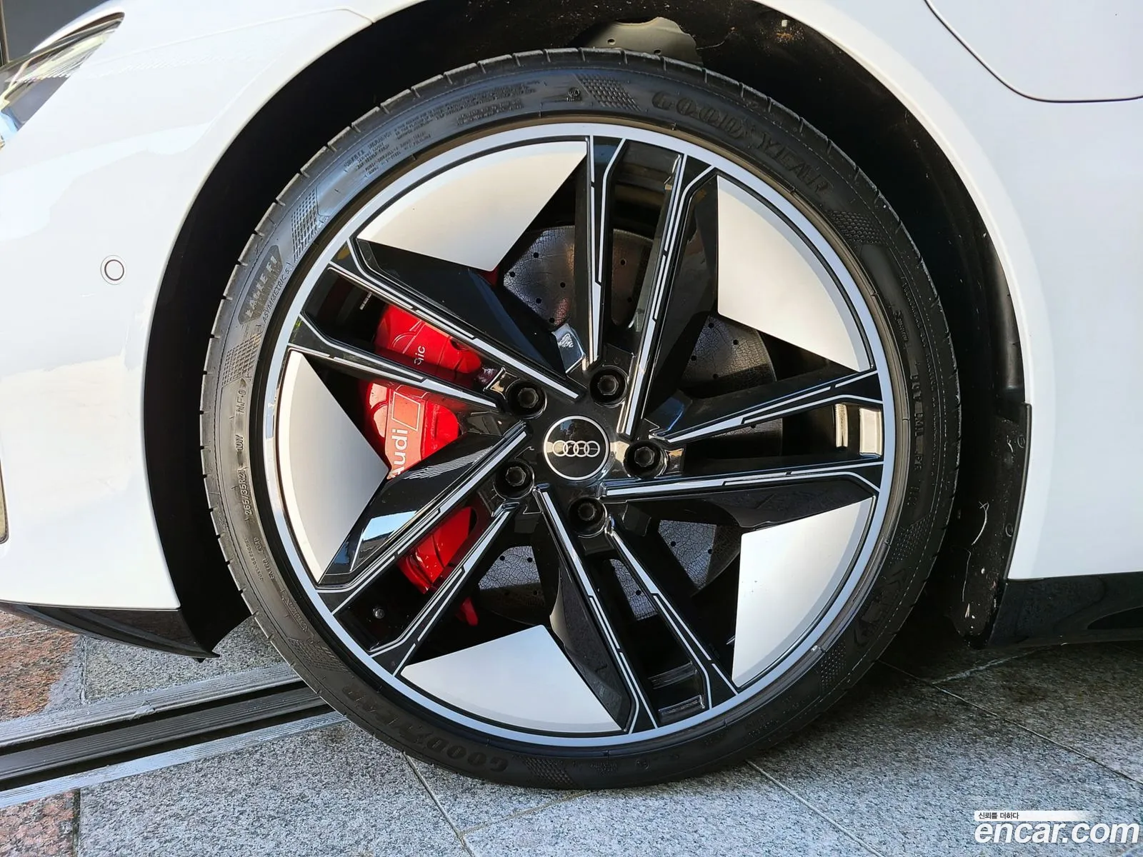 Audi RS e-tron GT 2023 — 7