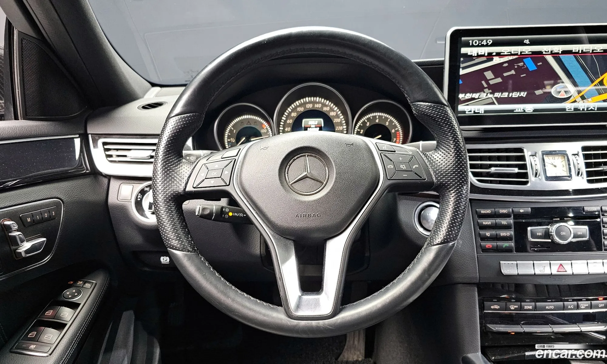 Mercedes-Benz E-Class W212 2014 WDDHF5FB4EA925086 — 10