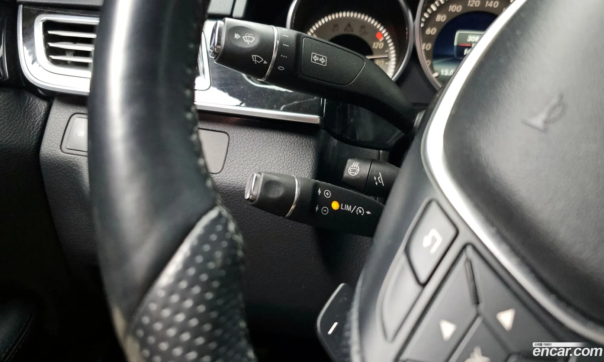 Mercedes-Benz E-Class W212 2014 WDDHF5FB4EA925086 — 15