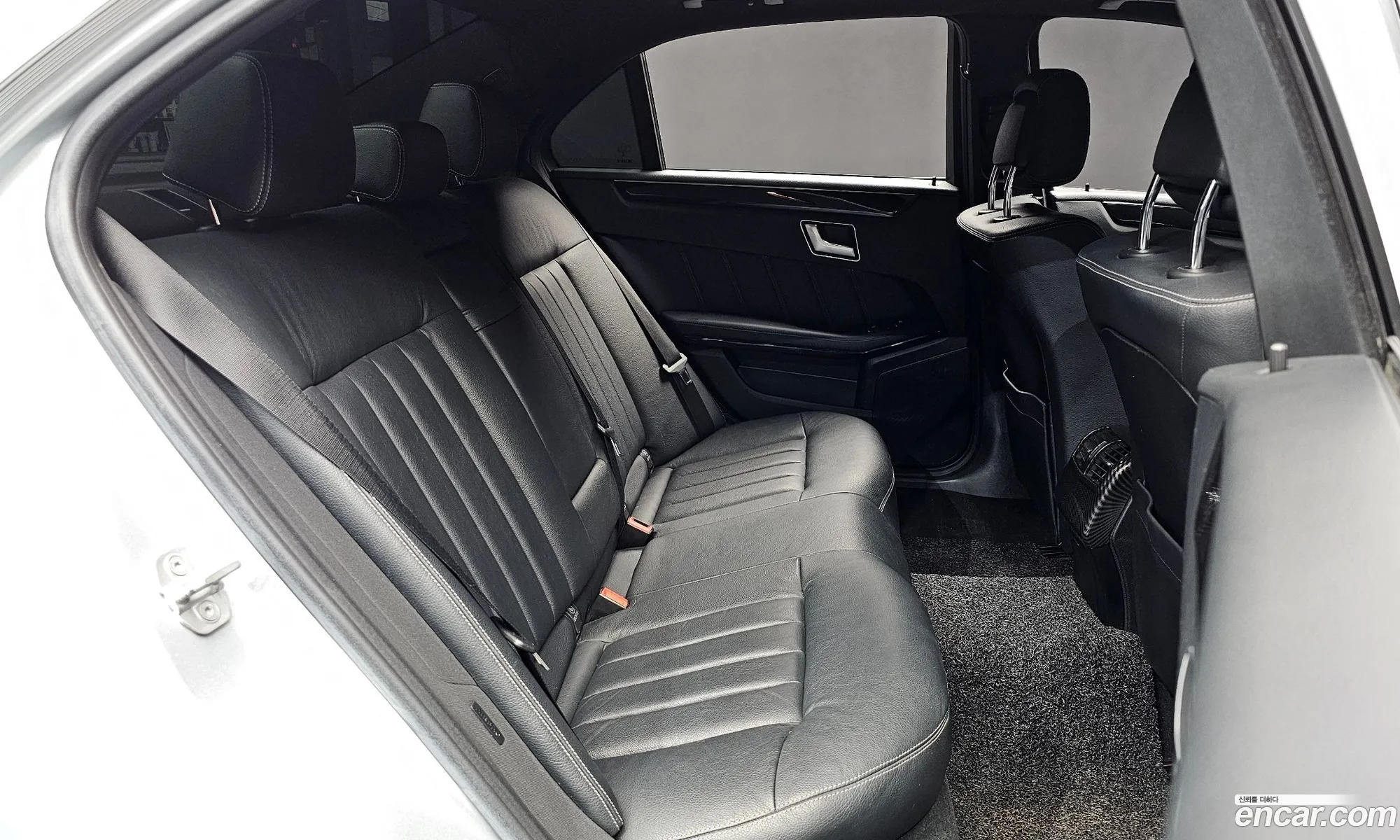 Mercedes-Benz E-Class W212 2014 WDDHF5FB4EA925086 — 4