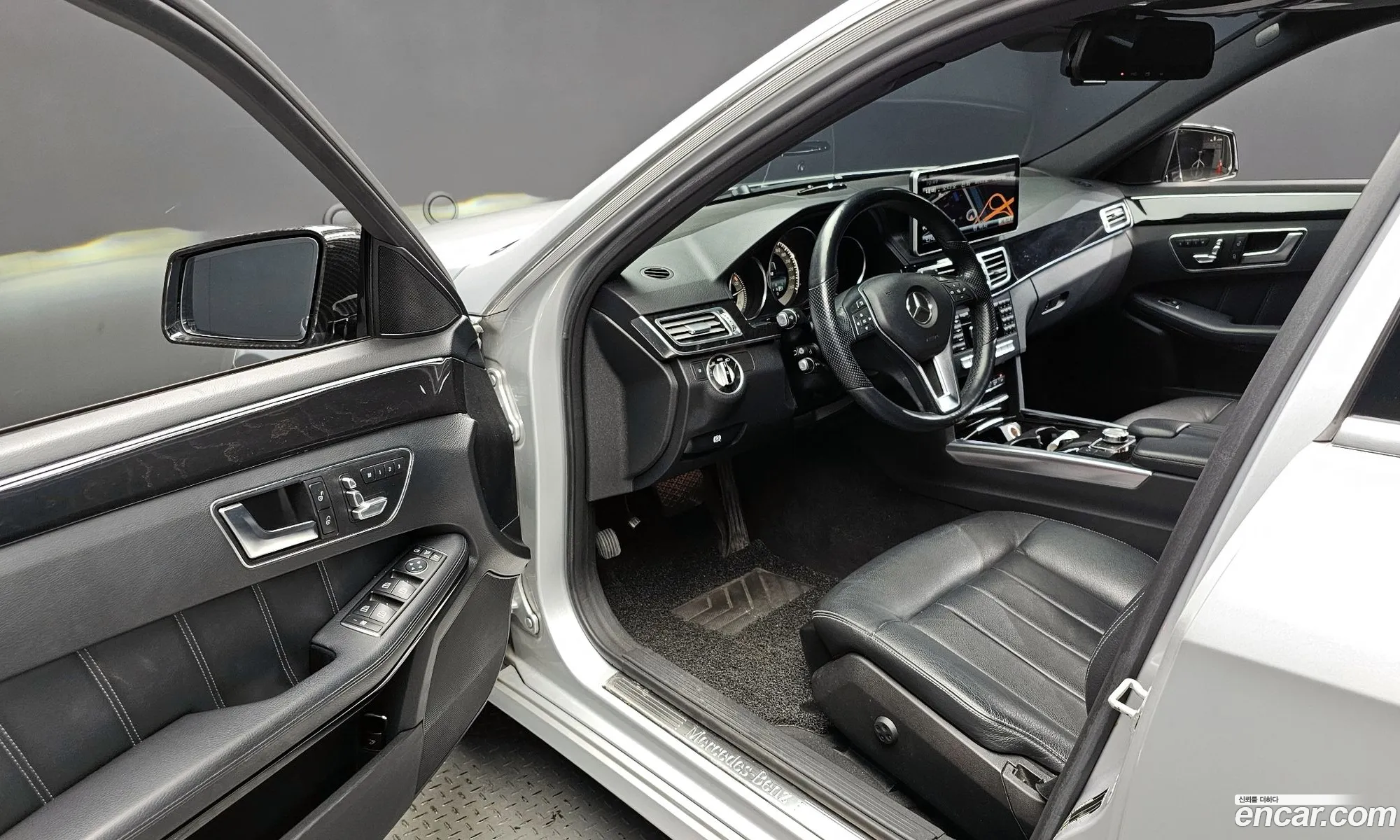 Mercedes-Benz E-Class W212 2014 WDDHF5FB4EA925086 — 19