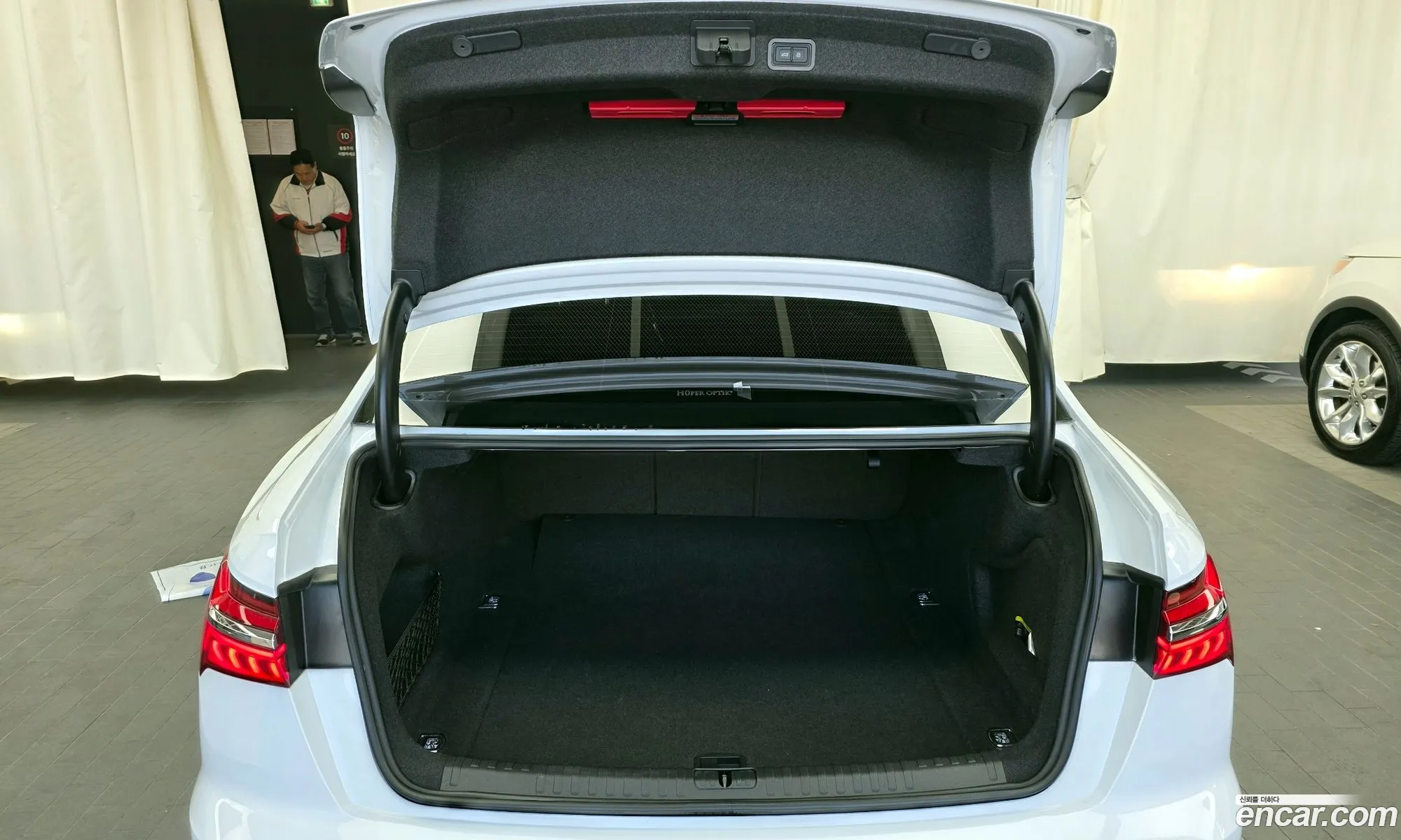 Audi A6 2020 WAUZZZF22LN015114 — 3