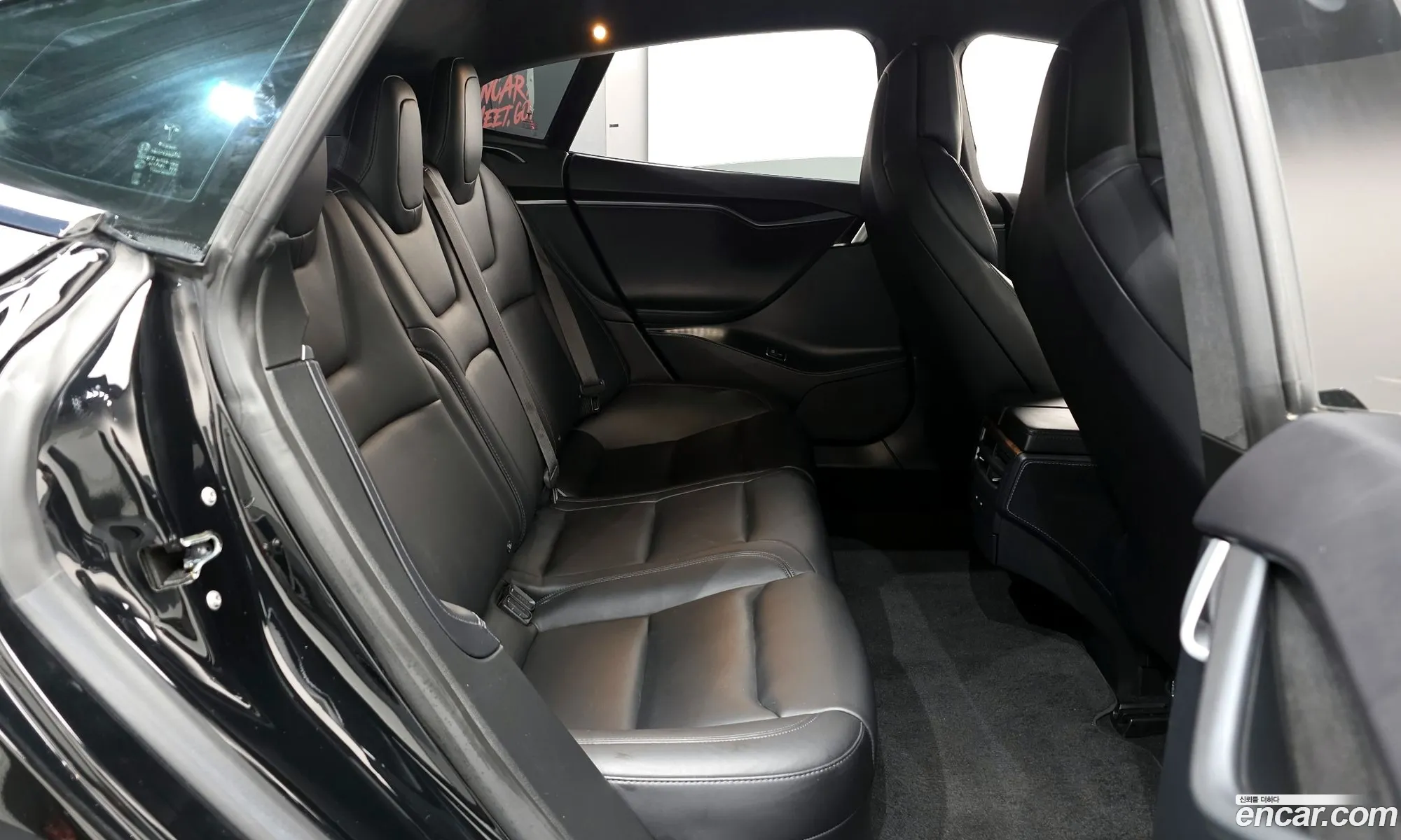 Tesla Model S 2019 5YJSA1E21KF313097 — 18