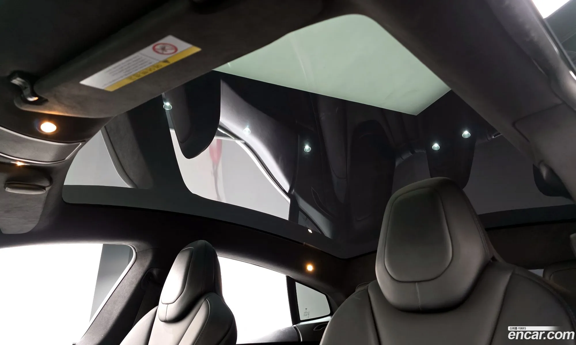 Tesla Model S 2019 5YJSA1E21KF313097 — 19
