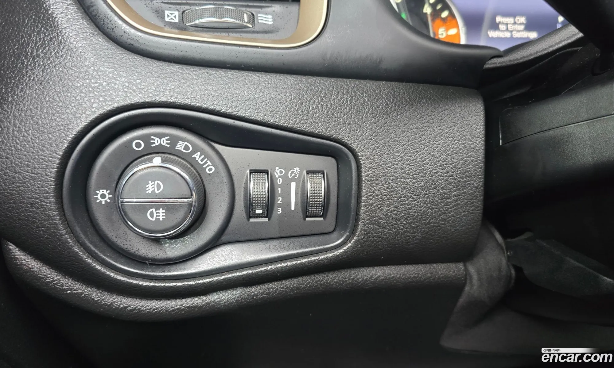 Jeep Renegade 2016 1C4BU0000GPD43942 — 9