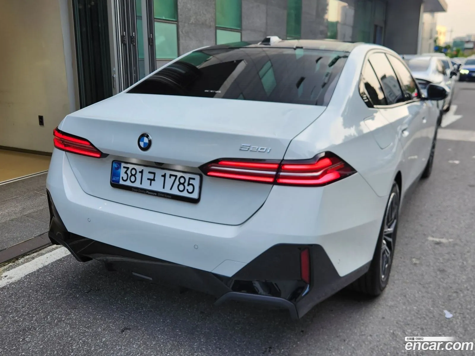 BMW 5 Series 2025 — 17