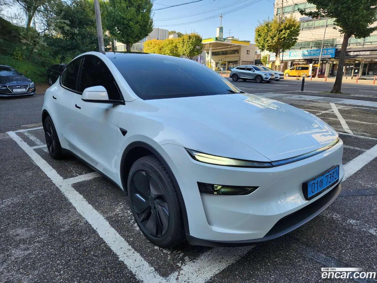 Tesla Model Y 2025 — 17