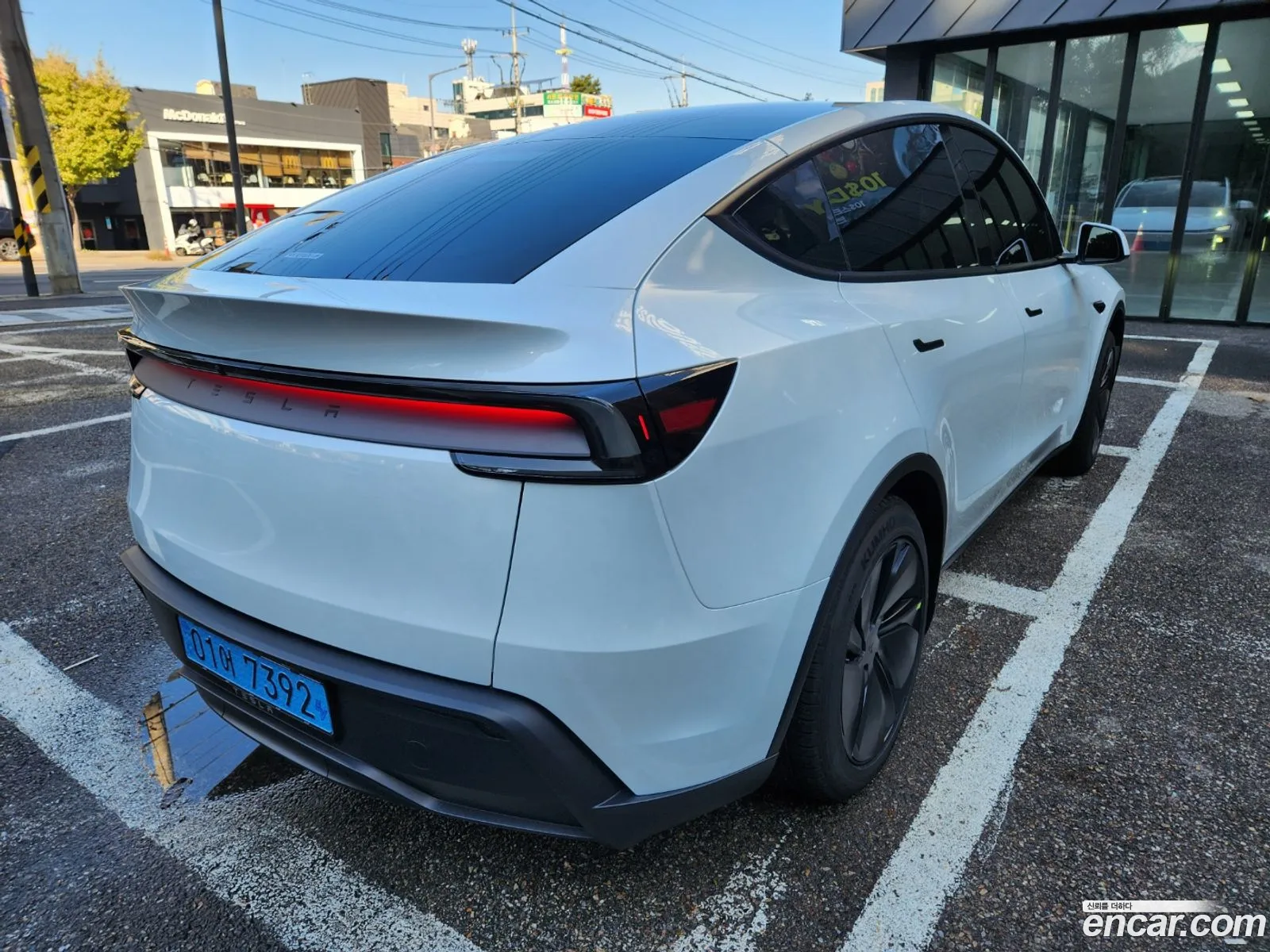 Tesla Model Y 2025 — 10